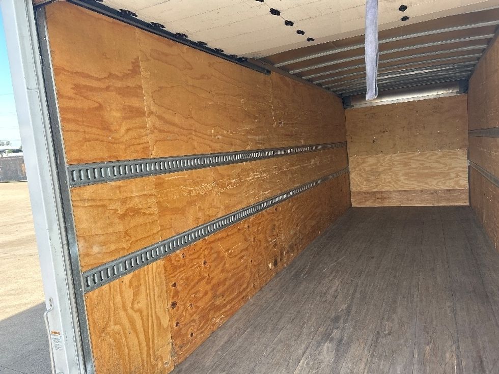 Medium Duty Box Truck-Light and Medium Duty Trucks-International-2021-MV607-Murfreesboro-TN-64,475\n\t\tmiles-$ 78,500 - Image 11