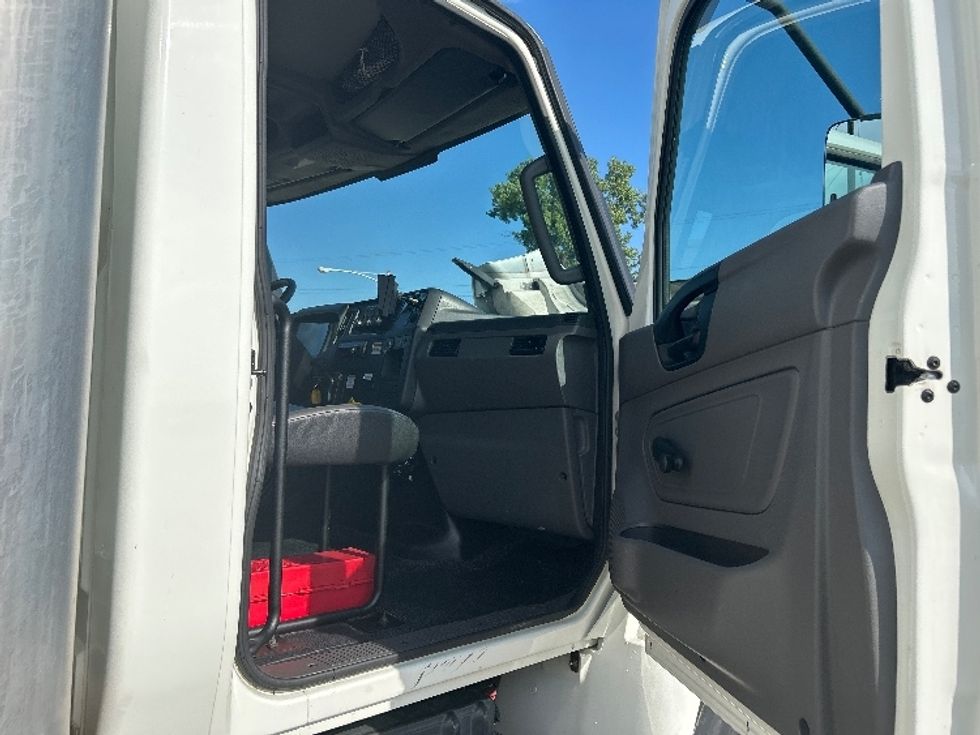 Medium Duty Box Truck-Light and Medium Duty Trucks-International-2021-MV607-Murfreesboro-TN-64,475\n\t\tmiles-$ 78,500 - Image 20