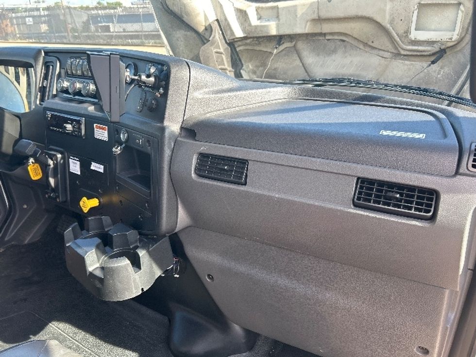 Medium Duty Box Truck-Light and Medium Duty Trucks-International-2021-MV607-Murfreesboro-TN-64,475\n\t\tmiles-$ 78,500 - Image 21