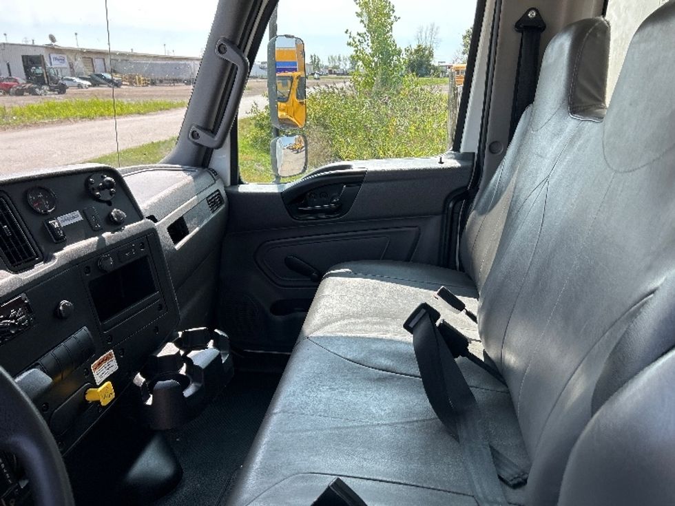 Medium Duty Box Truck-Light and Medium Duty Trucks-International-2021-MV607-Muskegon-MI-175,930\n\t\tmiles-$ 54,000 - Image 19