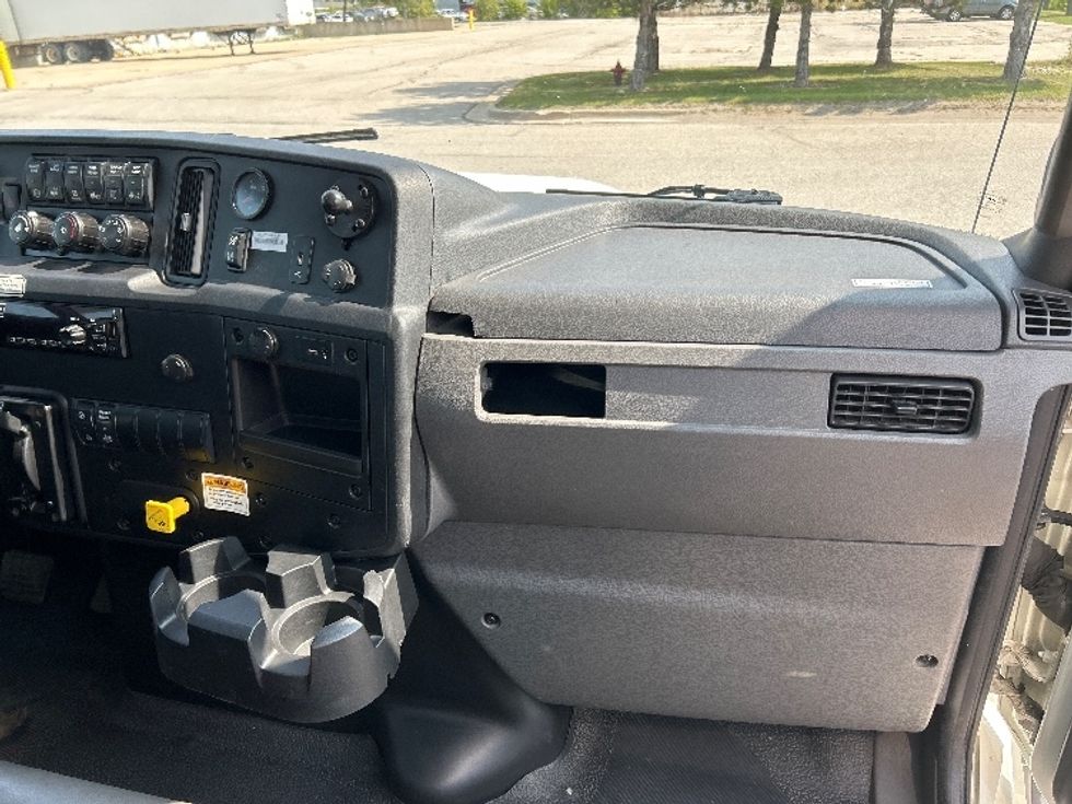 Medium Duty Box Truck-Light and Medium Duty Trucks-International-2021-MV607-Muskegon-MI-175,930\n\t\tmiles-$ 54,000 - Image 21