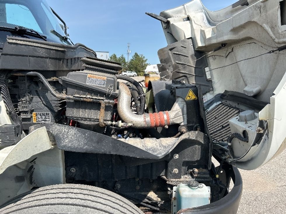 Medium Duty Box Truck-Light and Medium Duty Trucks-International-2021-MV607-Muskegon-MI-175,930\n\t\tmiles-$ 54,000 - Image 23