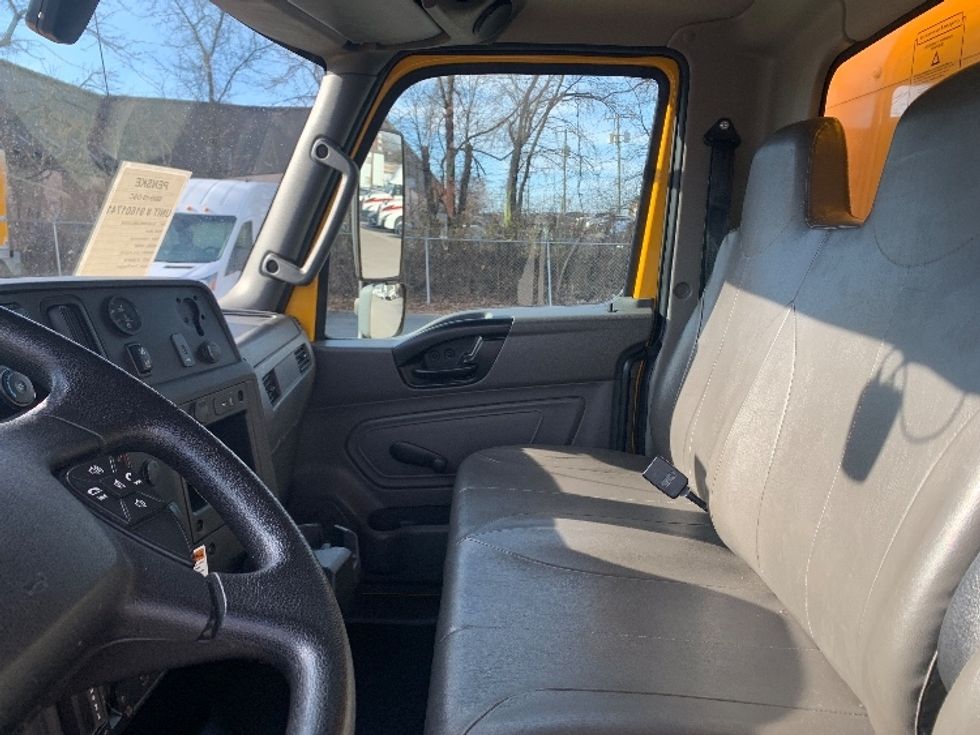 Medium Duty Box Truck-Light and Medium Duty Trucks-International-2021-MV607-Nashville (Mount Juliet)-TN-176,439\n\t\tmiles-$ 48,750 - Image 19