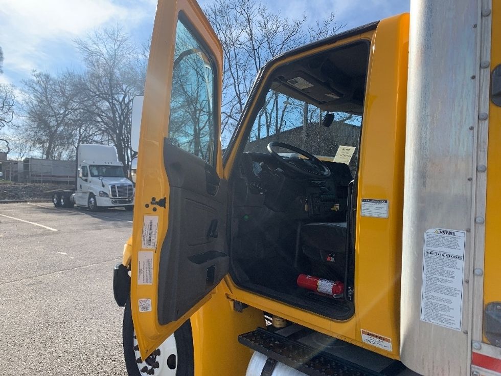 Medium Duty Box Truck-Light and Medium Duty Trucks-International-2021-MV607-Nashville (Mount Juliet)-TN-176,439\n\t\tmiles-$ 48,750 - Image 16