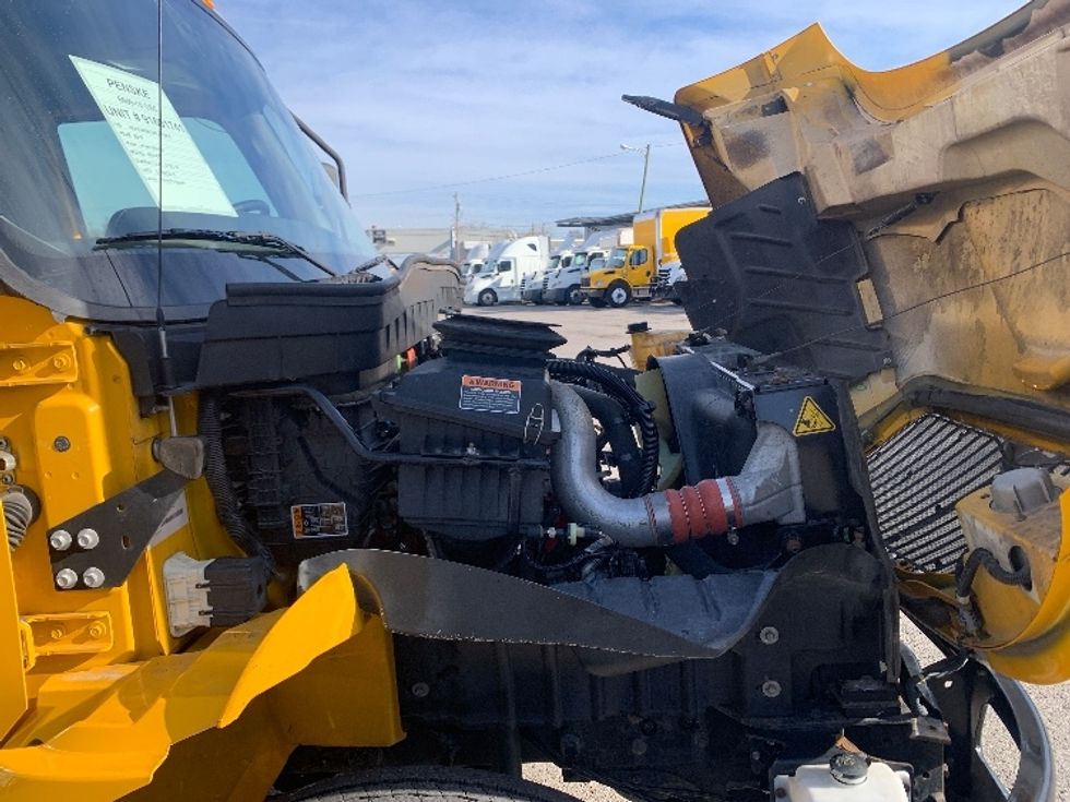 Medium Duty Box Truck-Light and Medium Duty Trucks-International-2021-MV607-Nashville (Mount Juliet)-TN-176,439\n\t\tmiles-$ 48,750 - Image 23