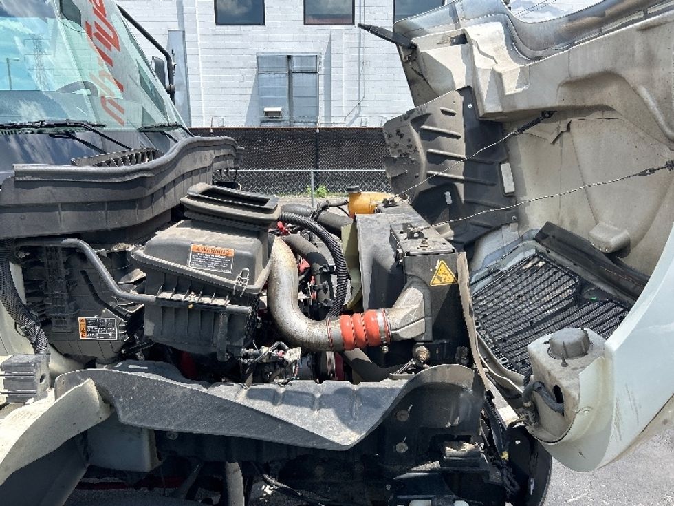 Medium Duty Box Truck-Light and Medium Duty Trucks-International-2021-MV607-Nashville (Mount Juliet)-TN-195,263\n\t\tmiles-$ 55,500 - Image 23