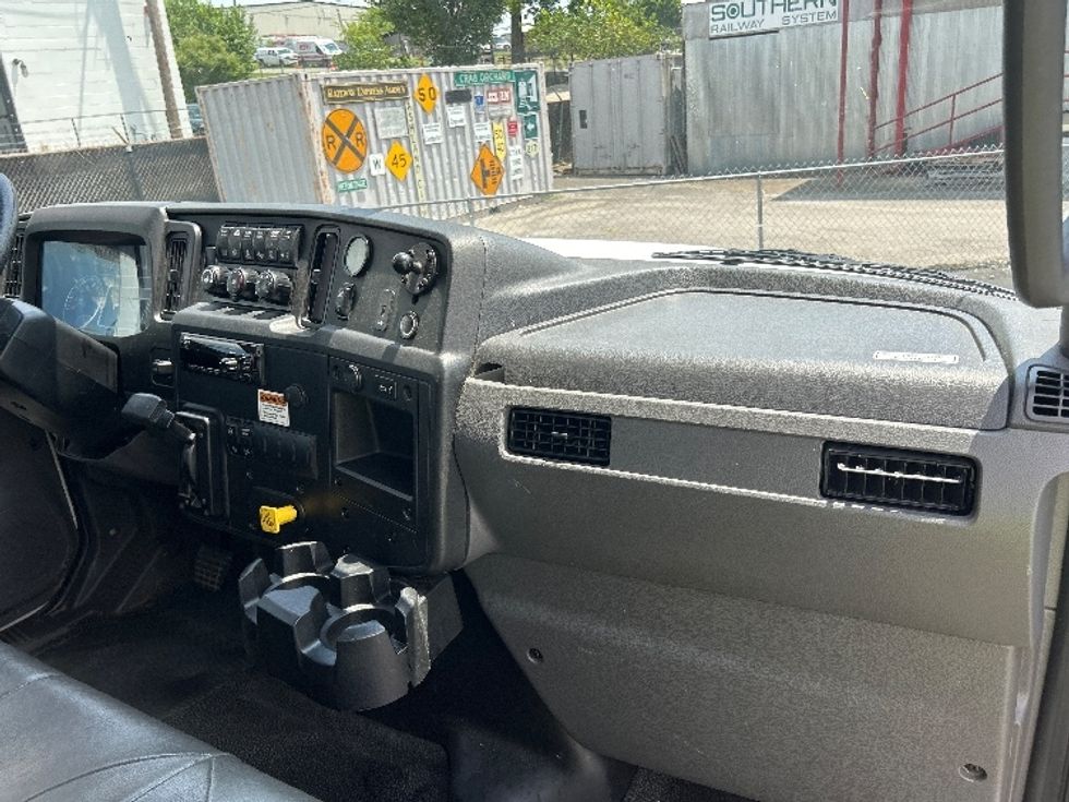 Medium Duty Box Truck-Light and Medium Duty Trucks-International-2021-MV607-Nashville (Mount Juliet)-TN-195,263\n\t\tmiles-$ 55,500 - Image 21