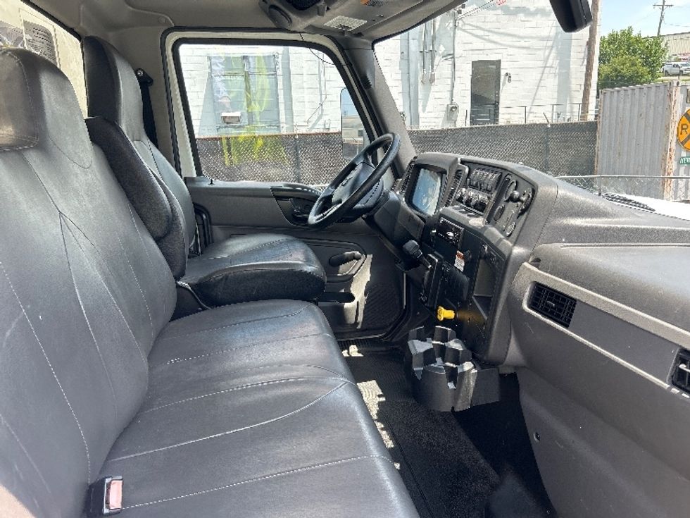 Medium Duty Box Truck-Light and Medium Duty Trucks-International-2021-MV607-Nashville (Mount Juliet)-TN-195,263\n\t\tmiles-$ 55,500 - Image 22