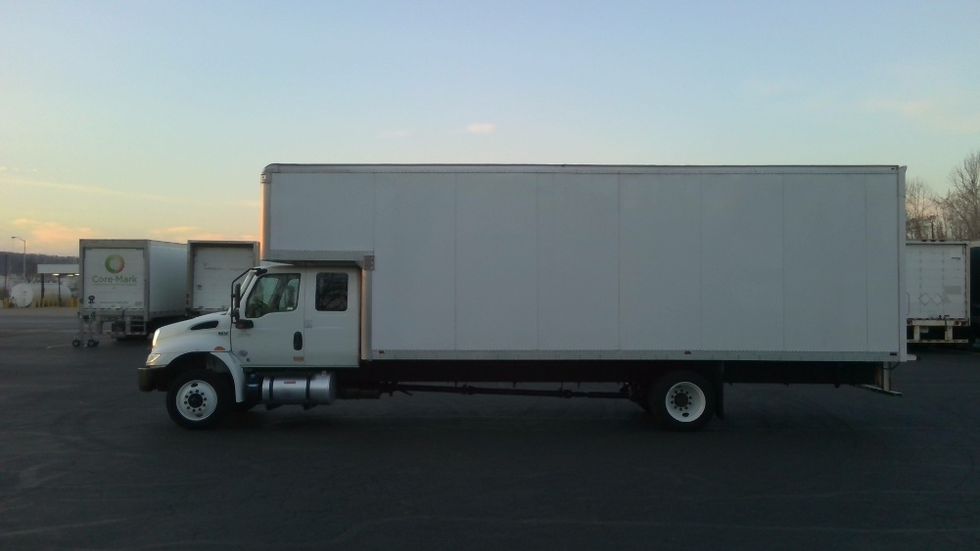 Medium Duty Box Truck-Light and Medium Duty Trucks-International-2021-MV607-Nashville (Mount Juliet)-TN-197,407\n\t\tmiles-$ 68,000 - Image 4