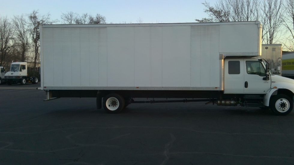 Medium Duty Box Truck-Light and Medium Duty Trucks-International-2021-MV607-Nashville (Mount Juliet)-TN-197,407\n\t\tmiles-$ 68,000 - Image 15