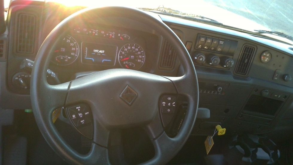 Medium Duty Box Truck-Light and Medium Duty Trucks-International-2021-MV607-Nashville (Mount Juliet)-TN-197,407\n\t\tmiles-$ 68,000 - Image 18