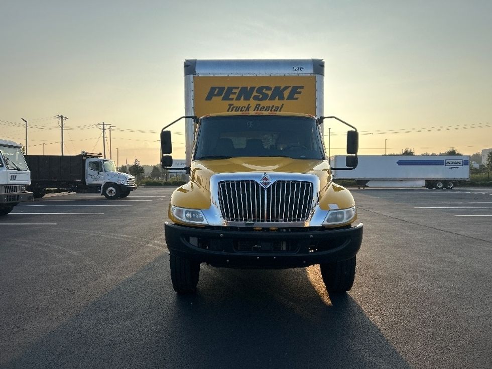 Medium Duty Box Truck-Light and Medium Duty Trucks-International-2021-MV607-Nashville (Mount Juliet)-TN-201,454\n\t\tmiles-$ 41,500 - Image 2
