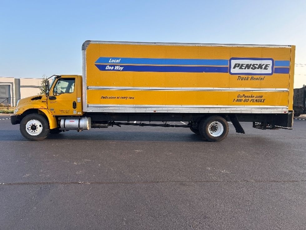Medium Duty Box Truck-Light and Medium Duty Trucks-International-2021-MV607-Nashville (Mount Juliet)-TN-201,454\n\t\tmiles-$ 41,500 - Image 4
