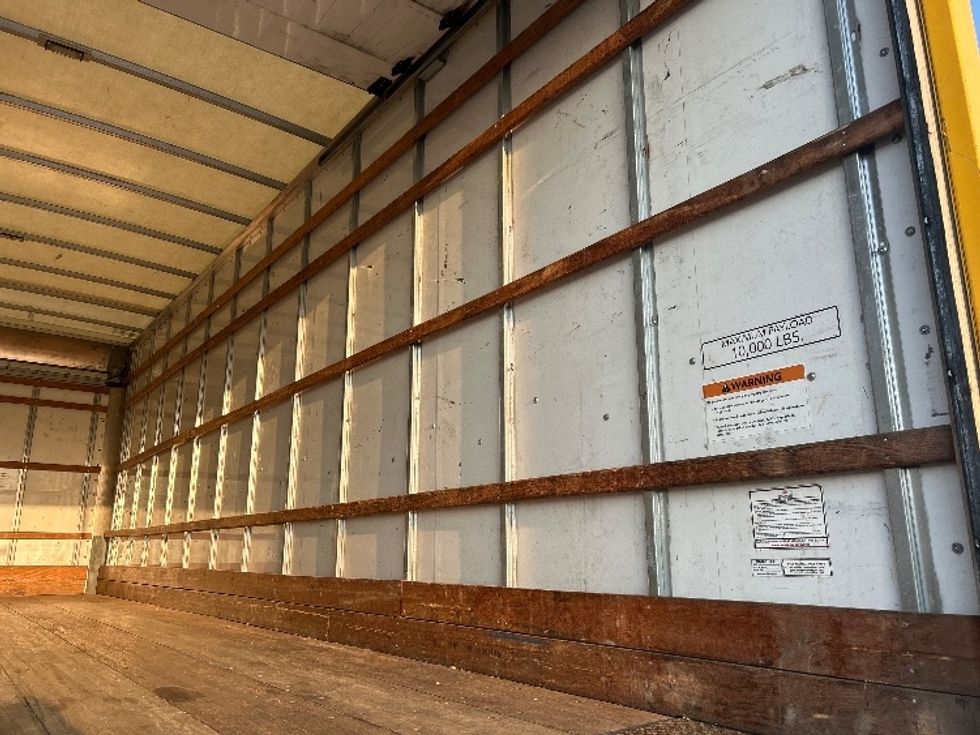 Medium Duty Box Truck-Light and Medium Duty Trucks-International-2021-MV607-Nashville (Mount Juliet)-TN-201,454\n\t\tmiles-$ 41,500 - Image 12