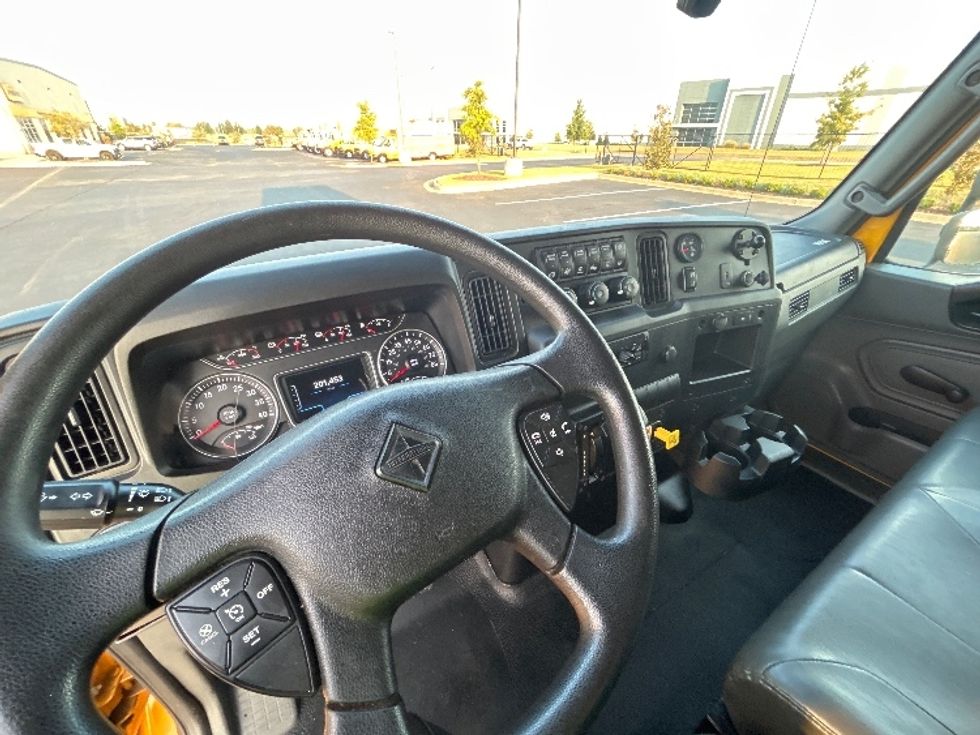 Medium Duty Box Truck-Light and Medium Duty Trucks-International-2021-MV607-Nashville (Mount Juliet)-TN-201,454\n\t\tmiles-$ 41,500 - Image 17