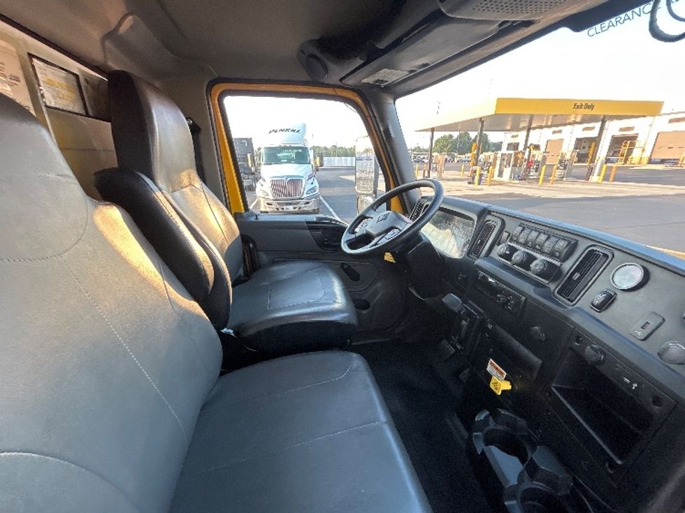 Medium Duty Box Truck-Light and Medium Duty Trucks-International-2021-MV607-Nashville (Mount Juliet)-TN-201,454\n\t\tmiles-$ 41,500 - Image 22