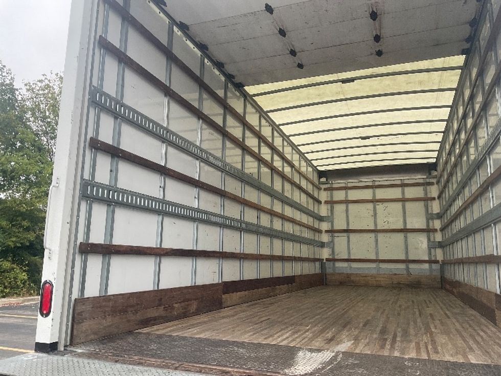 Medium Duty Box Truck-Light and Medium Duty Trucks-International-2021-MV607-Nashville (Mount Juliet)-TN-202,115\n\t\tmiles-$ 53,250 - Image 11