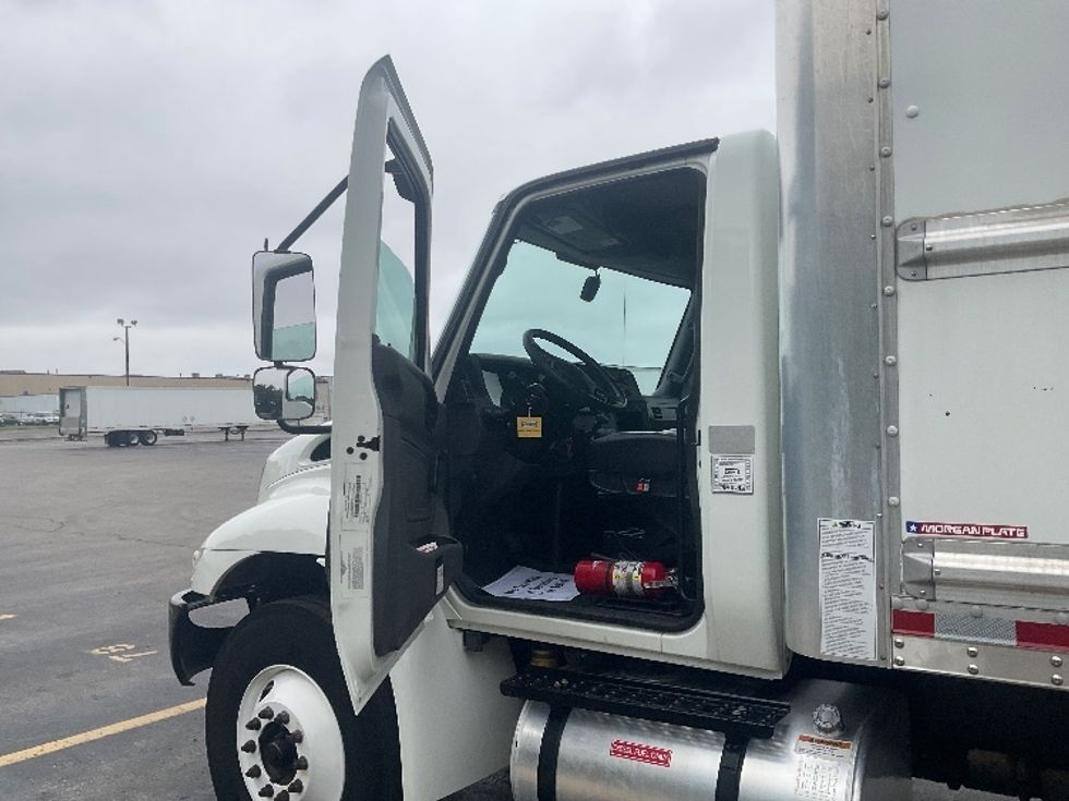 Medium Duty Box Truck-Light and Medium Duty Trucks-International-2021-MV607-Nashville (Mount Juliet)-TN-202,115\n\t\tmiles-$ 53,250 - Image 16