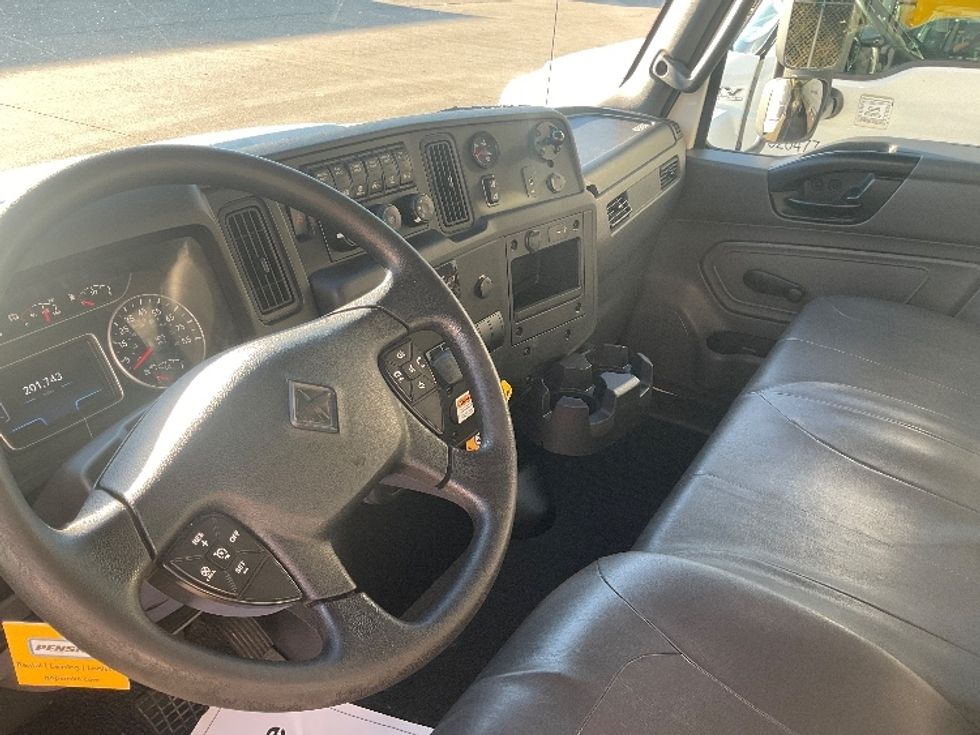 Medium Duty Box Truck-Light and Medium Duty Trucks-International-2021-MV607-Nashville (Mount Juliet)-TN-202,115\n\t\tmiles-$ 53,250 - Image 17