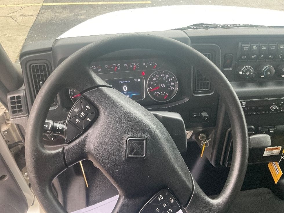 Medium Duty Box Truck-Light and Medium Duty Trucks-International-2021-MV607-Nashville (Mount Juliet)-TN-202,115\n\t\tmiles-$ 53,250 - Image 18