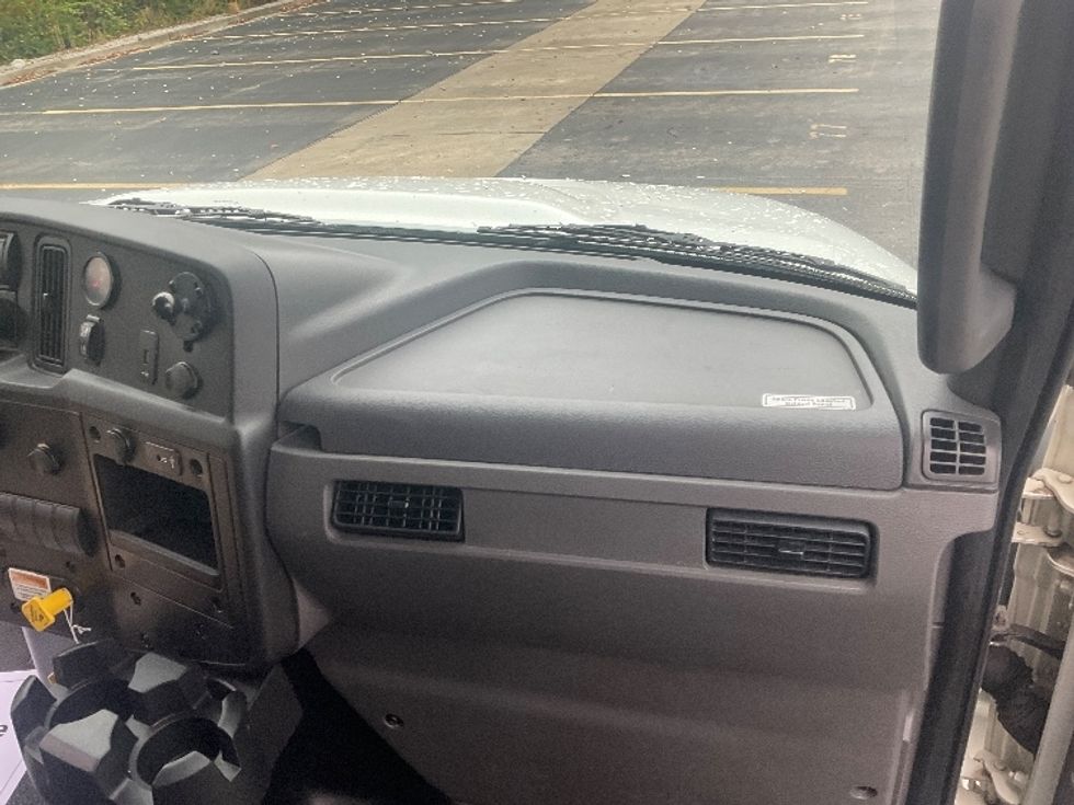 Medium Duty Box Truck-Light and Medium Duty Trucks-International-2021-MV607-Nashville (Mount Juliet)-TN-202,115\n\t\tmiles-$ 53,250 - Image 21