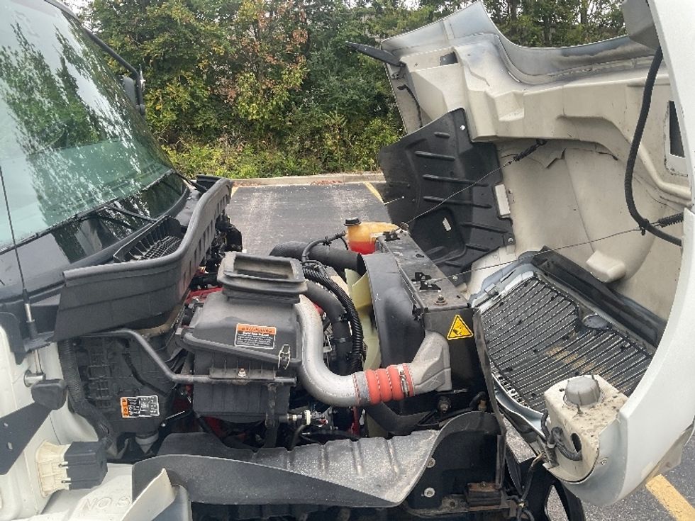 Medium Duty Box Truck-Light and Medium Duty Trucks-International-2021-MV607-Nashville (Mount Juliet)-TN-202,115\n\t\tmiles-$ 53,250 - Image 23