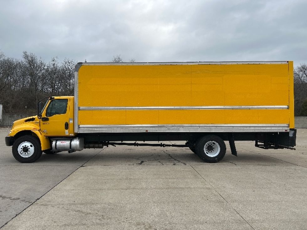 Medium Duty Box Truck-Light and Medium Duty Trucks-International-2021-MV607-Nashville (Mount Juliet)-TN-226,482\n\t\tmiles-$ 41,000 - Image 4