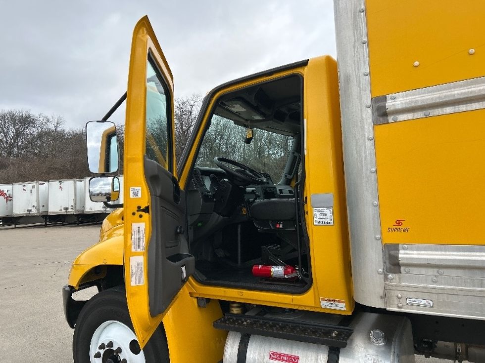 Medium Duty Box Truck-Light and Medium Duty Trucks-International-2021-MV607-Nashville (Mount Juliet)-TN-226,482\n\t\tmiles-$ 41,000 - Image 17