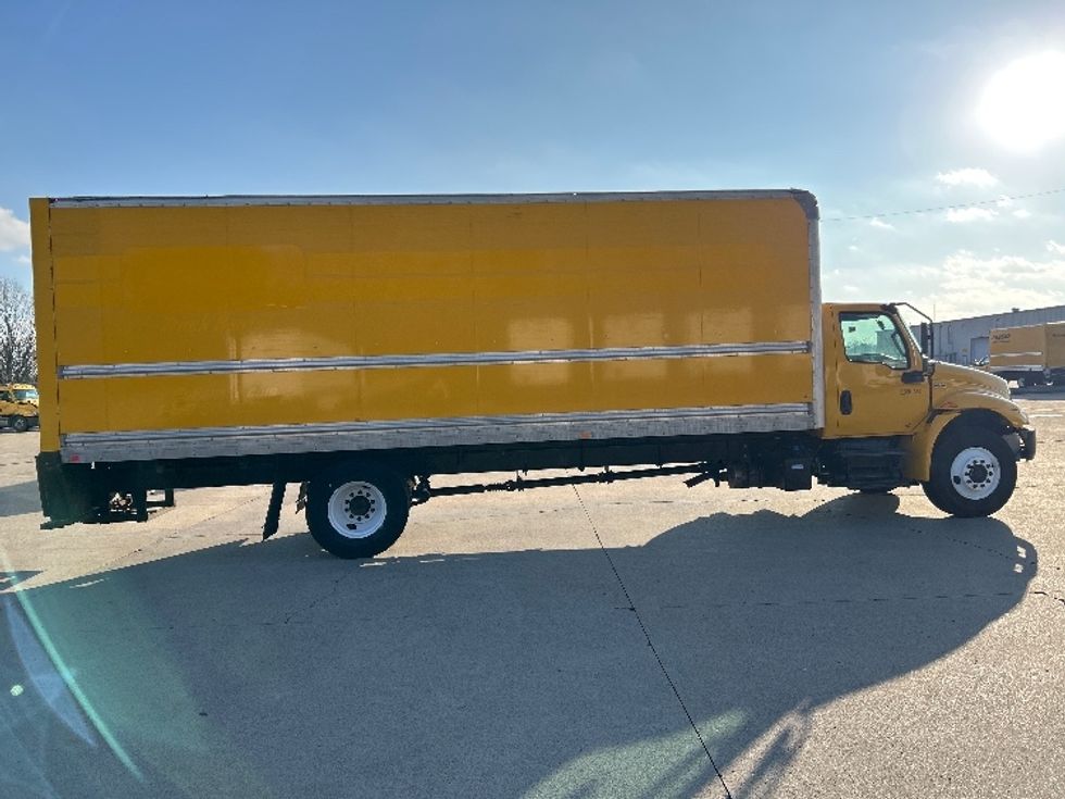 Medium Duty Box Truck-Light and Medium Duty Trucks-International-2021-MV607-Nashville (Mount Juliet)-TN-226,482\n\t\tmiles-$ 41,000 - Image 19