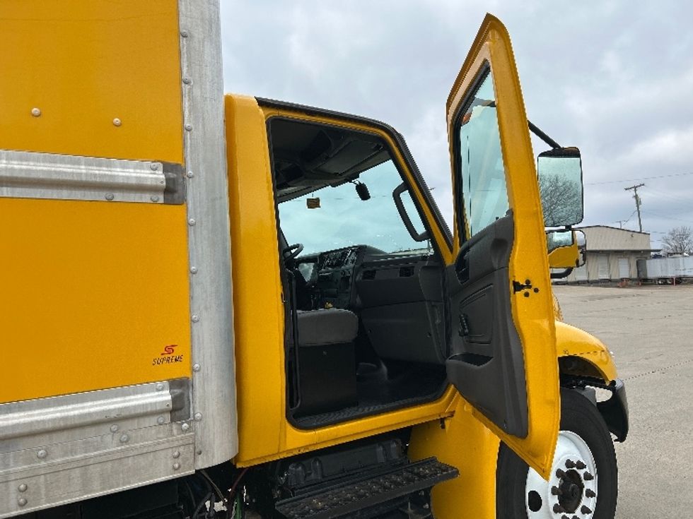 Medium Duty Box Truck-Light and Medium Duty Trucks-International-2021-MV607-Nashville (Mount Juliet)-TN-226,482\n\t\tmiles-$ 41,000 - Image 20