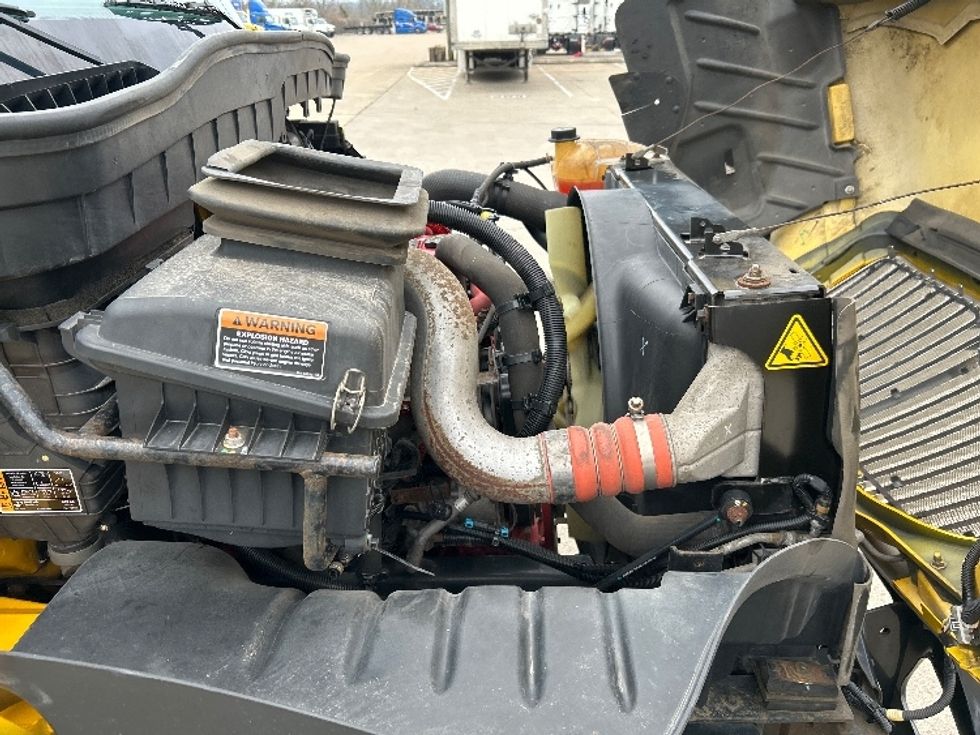 Medium Duty Box Truck-Light and Medium Duty Trucks-International-2021-MV607-Nashville (Mount Juliet)-TN-226,482\n\t\tmiles-$ 41,000 - Image 23