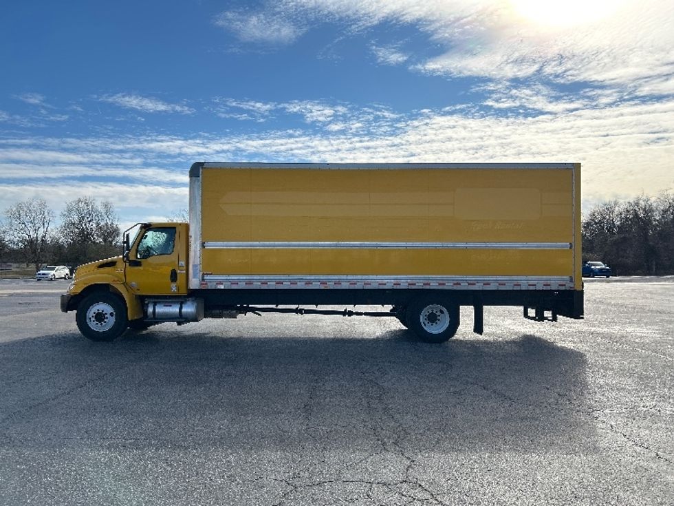 Medium Duty Box Truck-Light and Medium Duty Trucks-International-2021-MV607-Nashville (Mount Juliet)-TN-228,897\n\t\tmiles-$ 39,500 - Image 4