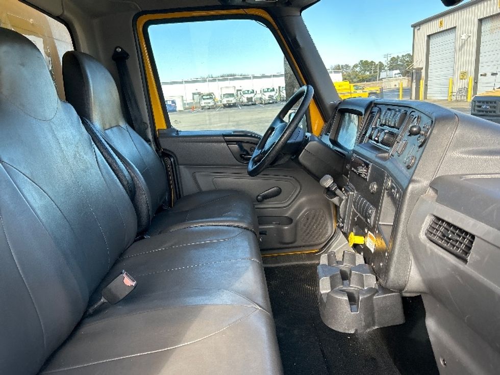 Medium Duty Box Truck-Light and Medium Duty Trucks-International-2021-MV607-Nashville (Mount Juliet)-TN-228,897\n\t\tmiles-$ 39,500 - Image 20