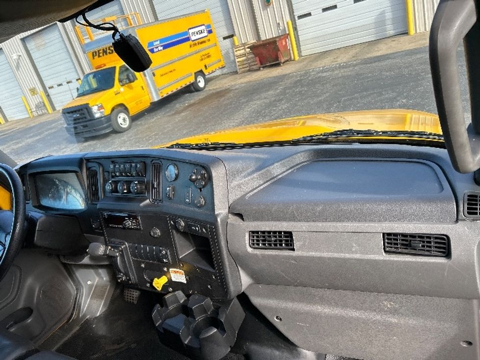 Medium Duty Box Truck-Light and Medium Duty Trucks-International-2021-MV607-Nashville (Mount Juliet)-TN-228,897\n\t\tmiles-$ 39,500 - Image 19