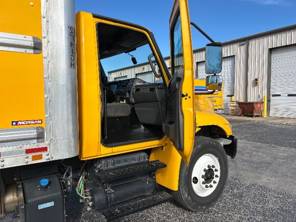 Medium Duty Box Truck-Light and Medium Duty Trucks-International-2021-MV607-Nashville (Mount Juliet)-TN-228,897\n\t\tmiles-$ 39,500 - Image 18