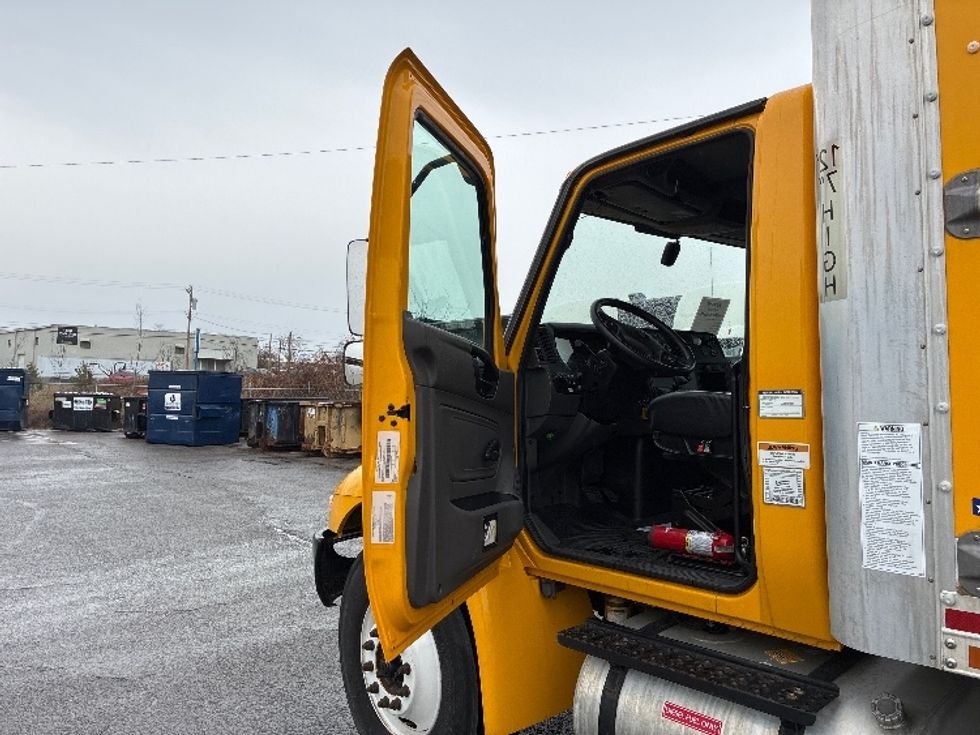 Medium Duty Box Truck-Light and Medium Duty Trucks-International-2021-MV607-Nashville (Mount Juliet)-TN-238,483\n\t\tmiles-$ 35,250 - Image 15