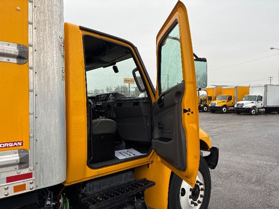 Medium Duty Box Truck-Light and Medium Duty Trucks-International-2021-MV607-Nashville (Mount Juliet)-TN-238,483\n\t\tmiles-$ 35,250 - Image 18