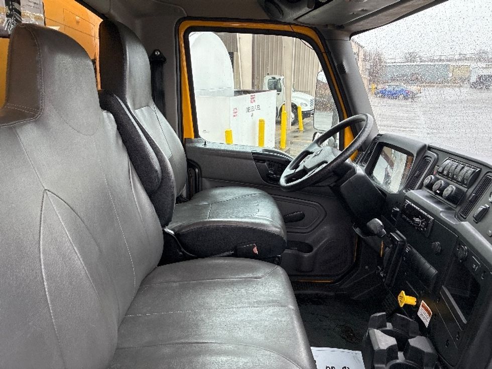 Medium Duty Box Truck-Light and Medium Duty Trucks-International-2021-MV607-Nashville (Mount Juliet)-TN-238,483\n\t\tmiles-$ 35,250 - Image 20