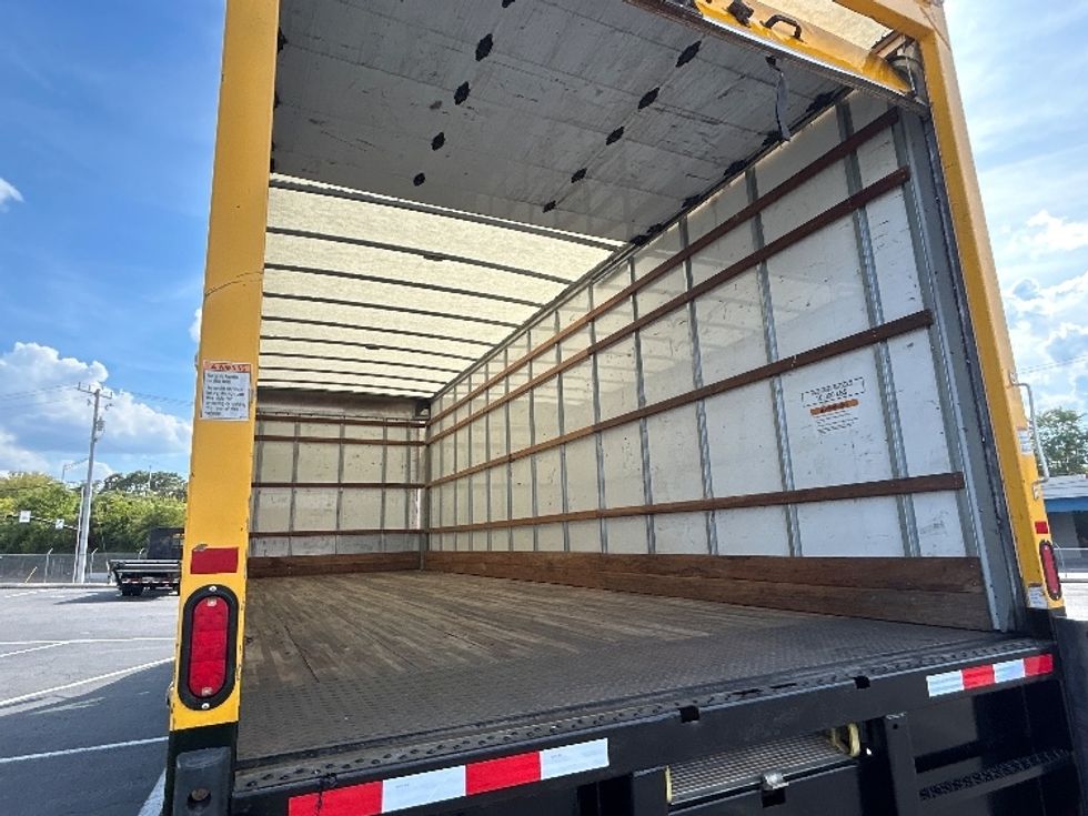 Medium Duty Box Truck-Light and Medium Duty Trucks-International-2021-MV607-Nashville-TN-227,078\n\t\tmiles-$ 41,250 - Image 11