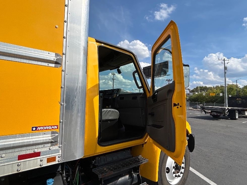 Medium Duty Box Truck-Light and Medium Duty Trucks-International-2021-MV607-Nashville-TN-227,078\n\t\tmiles-$ 41,250 - Image 20