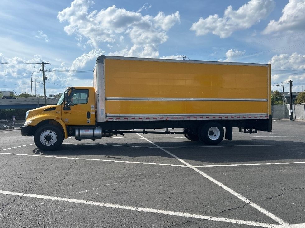 Medium Duty Box Truck-Light and Medium Duty Trucks-International-2021-MV607-Nashville-TN-227,078\n\t\tmiles-$ 41,250 - Image 4