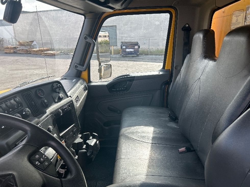Medium Duty Box Truck-Light and Medium Duty Trucks-International-2021-MV607-National City-CA-242,046\n\t\tmiles-$ 35,000 - Image 19