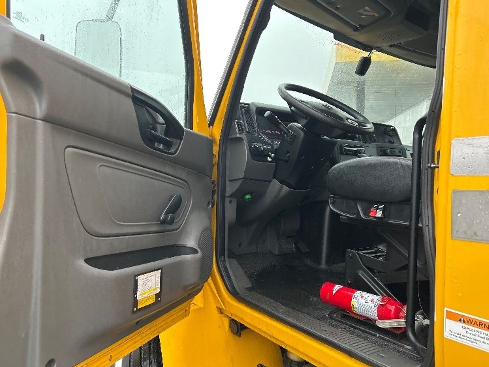 Medium Duty Box Truck-Light and Medium Duty Trucks-International-2021-MV607-New Bedford-MA-165,239\n\t\tmiles-$ 36,500 - Image 16