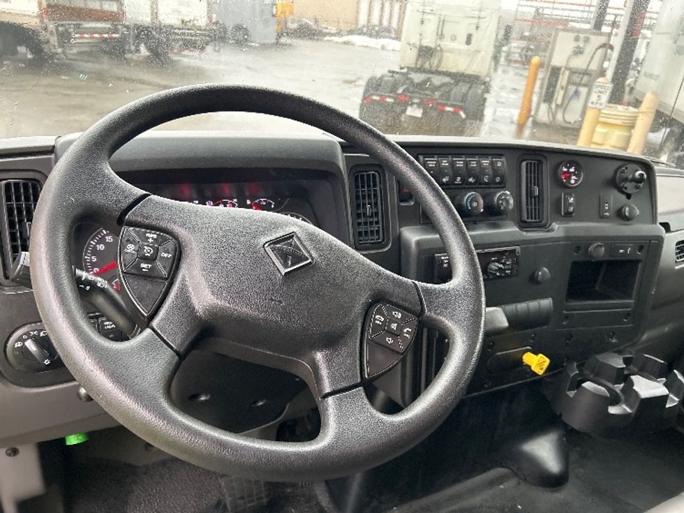 Medium Duty Box Truck-Light and Medium Duty Trucks-International-2021-MV607-New Bedford-MA-165,239\n\t\tmiles-$ 36,500 - Image 18