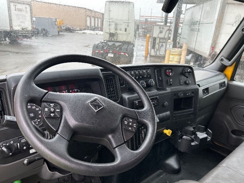 Medium Duty Box Truck-Light and Medium Duty Trucks-International-2021-MV607-New Bedford-MA-165,239\n\t\tmiles-$ 36,500 - Image 17
