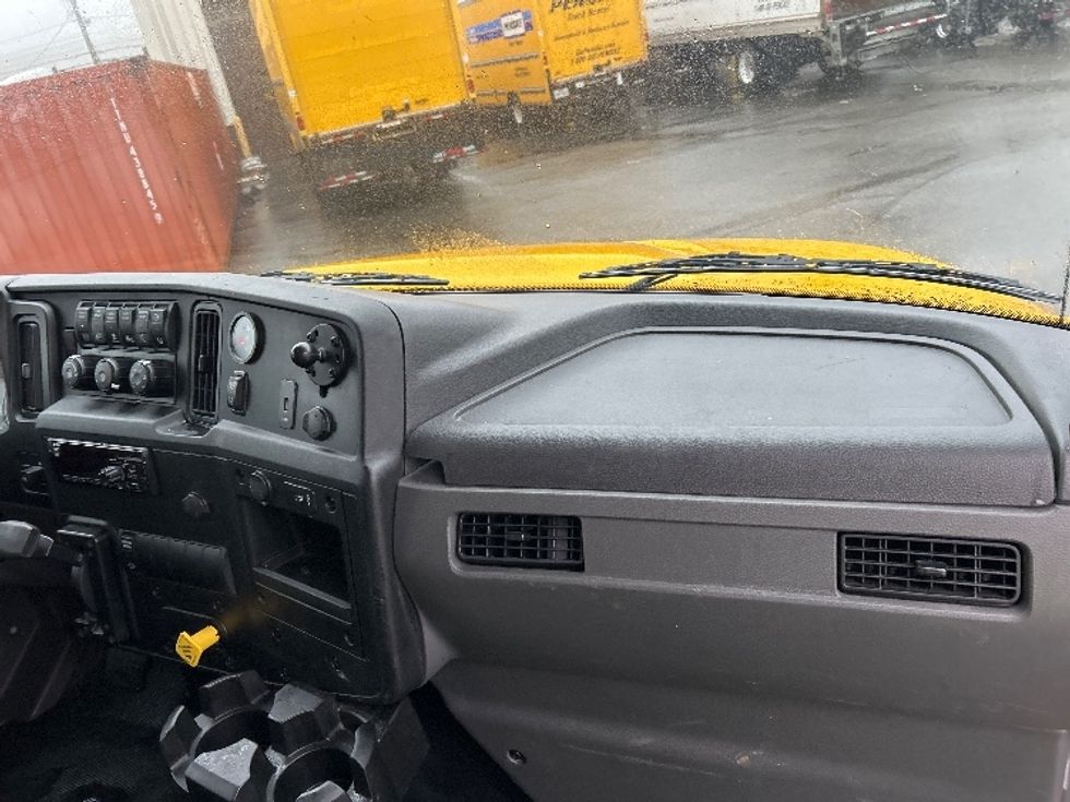 Medium Duty Box Truck-Light and Medium Duty Trucks-International-2021-MV607-New Bedford-MA-165,239\n\t\tmiles-$ 36,500 - Image 21