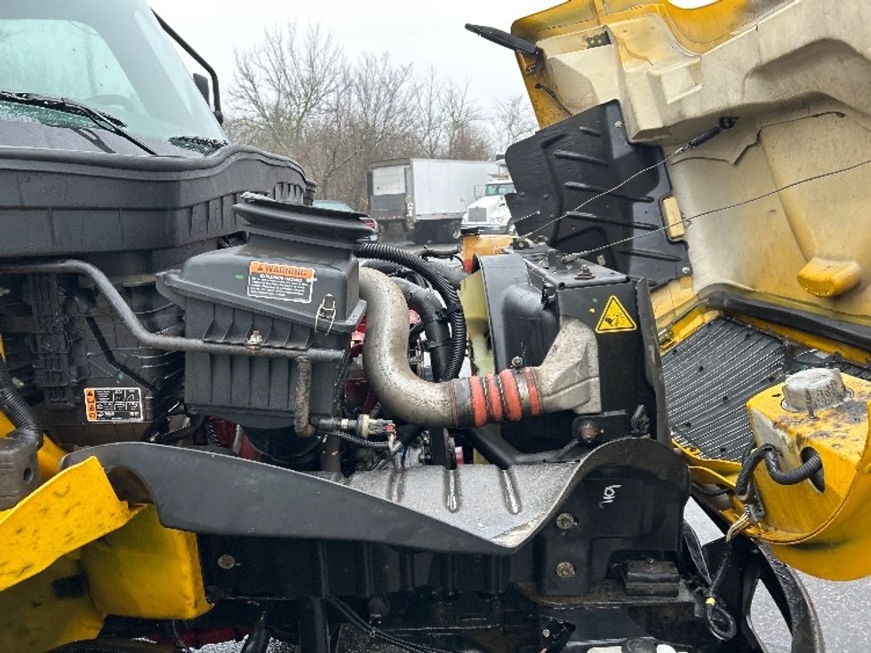 Medium Duty Box Truck-Light and Medium Duty Trucks-International-2021-MV607-New Bedford-MA-165,239\n\t\tmiles-$ 36,500 - Image 24