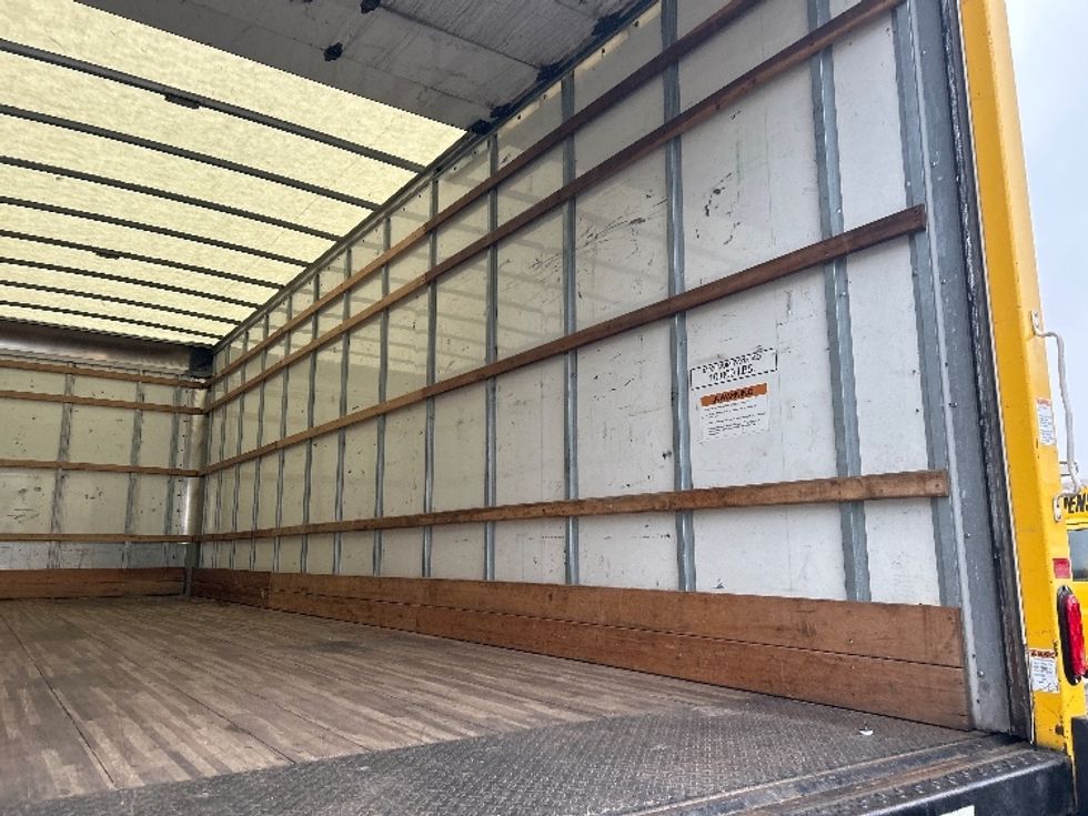 Medium Duty Box Truck-Light and Medium Duty Trucks-International-2021-MV607-New Bedford-MA-167,057\n\t\tmiles-$ 41,750 - Image 12