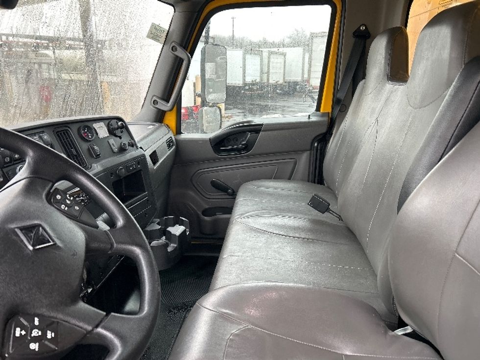 Medium Duty Box Truck-Light and Medium Duty Trucks-International-2021-MV607-New Bedford-MA-167,057\n\t\tmiles-$ 41,750 - Image 19