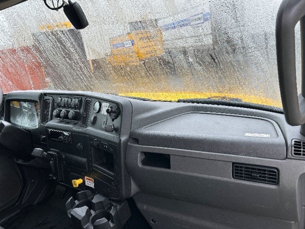 Medium Duty Box Truck-Light and Medium Duty Trucks-International-2021-MV607-New Bedford-MA-167,057\n\t\tmiles-$ 41,750 - Image 21